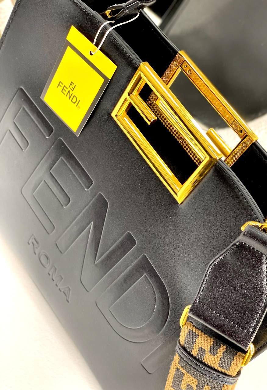 /public/uploads/photos/shares/Suzy bags/IMG_3871.jpeg